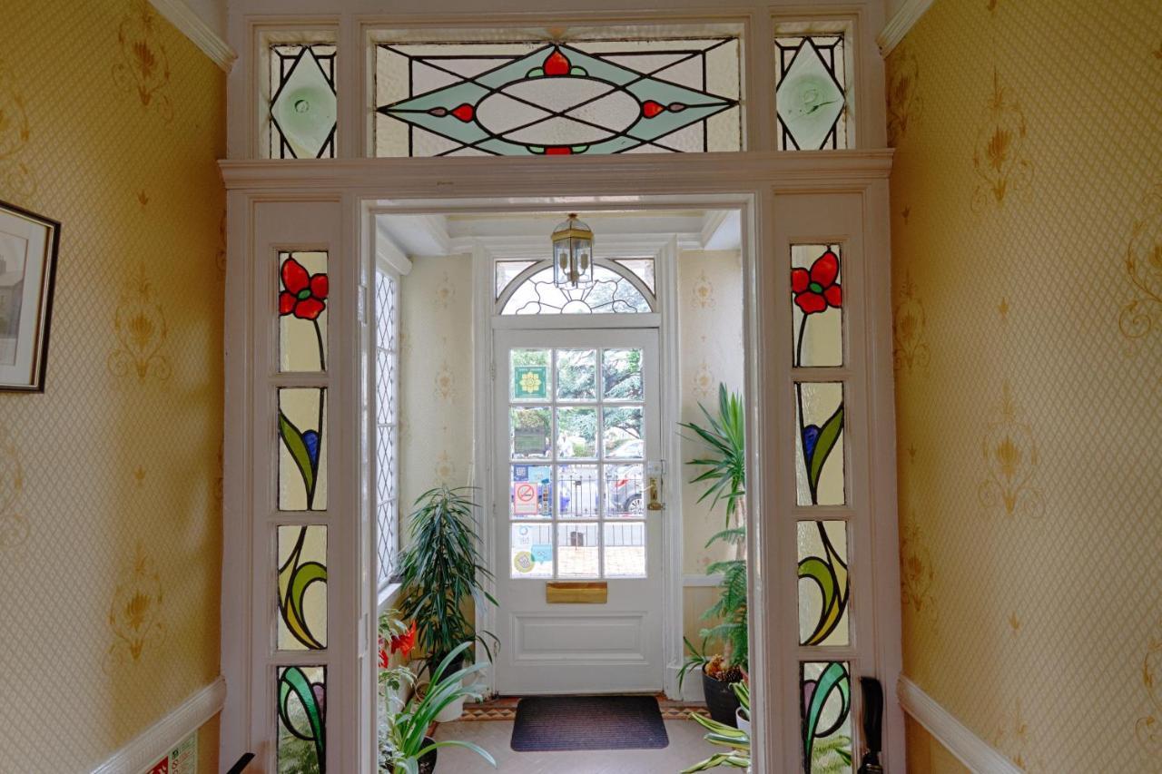 Holcombe House Guest House 랜디드노 외부 사진